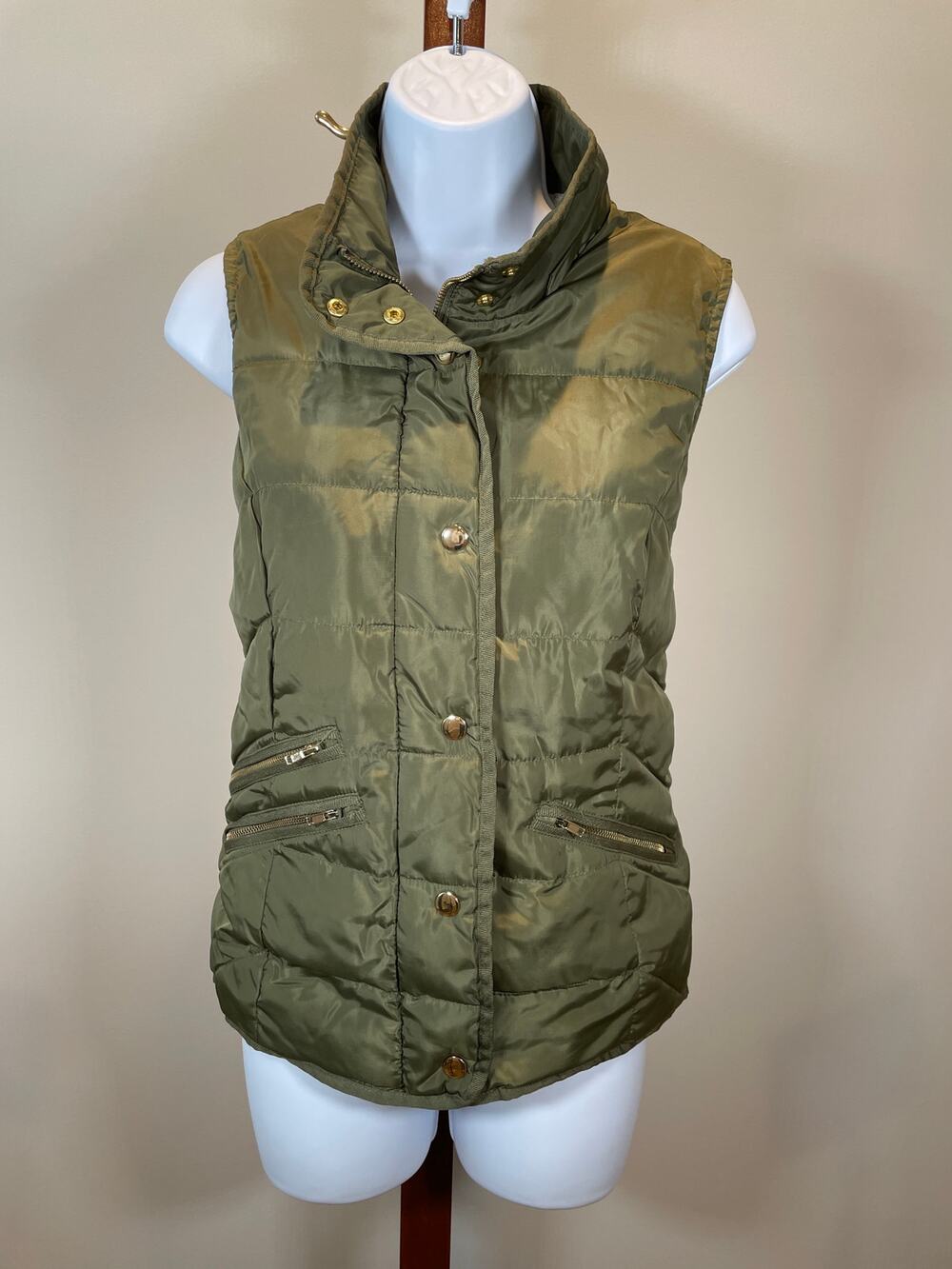 GUESS Sherpa Lined Puffer Vest Olive Green Size S Cozy Warm Casual